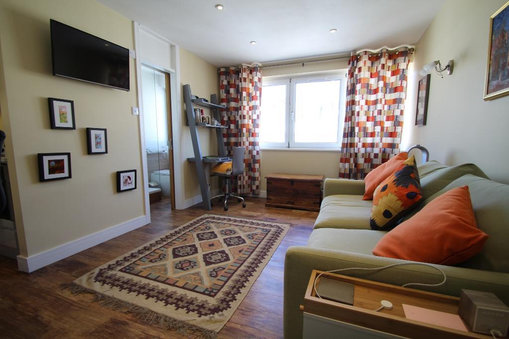 Cumberland Street, Pimlico, London, SW1V 4LR